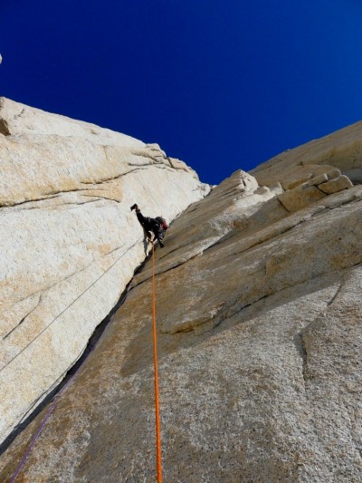 Stemming up a not to bad corner on the Pendulorama. Photo: David Fält